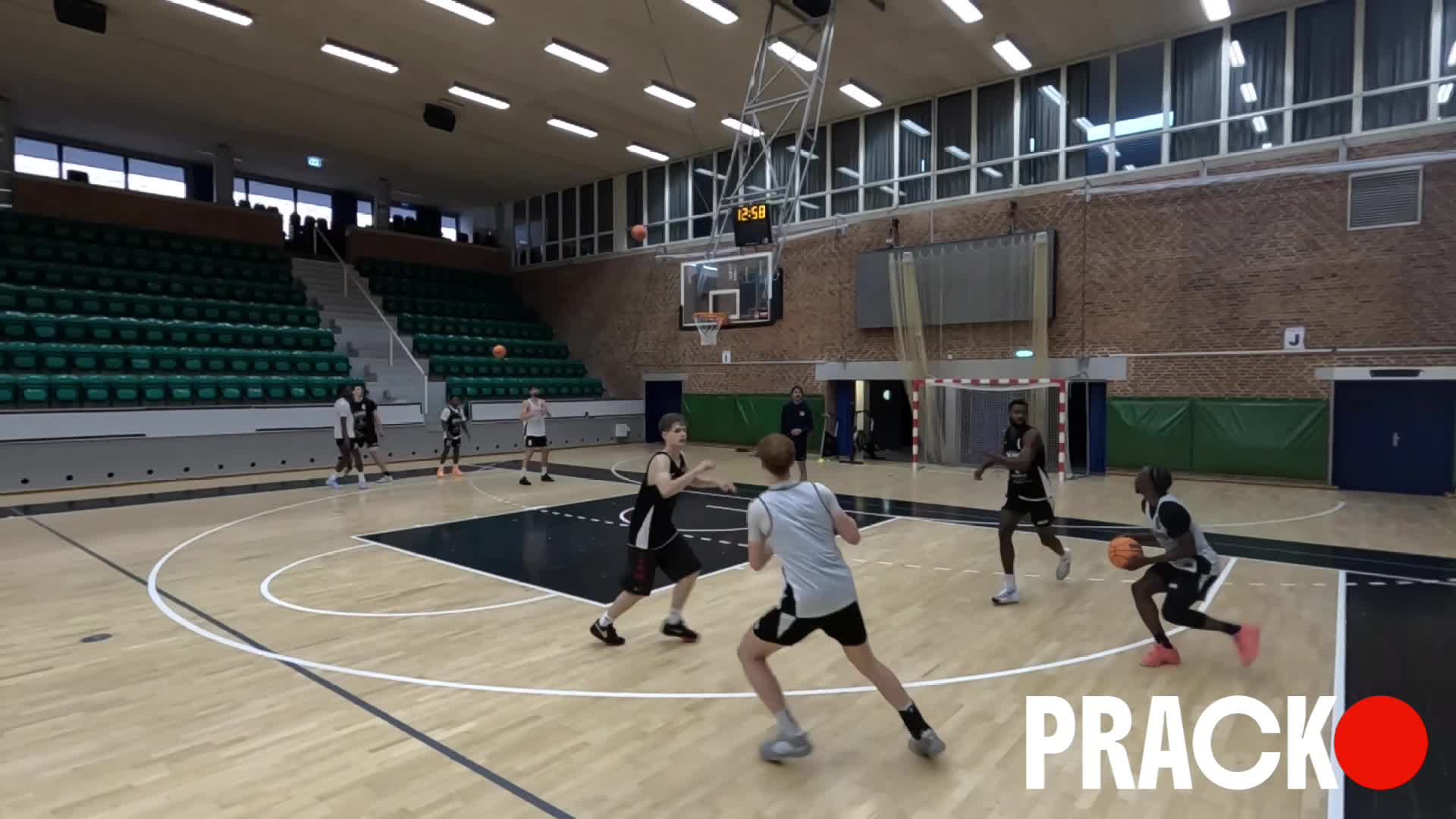 Contest Shooting: blind toss side step shots thumbnail