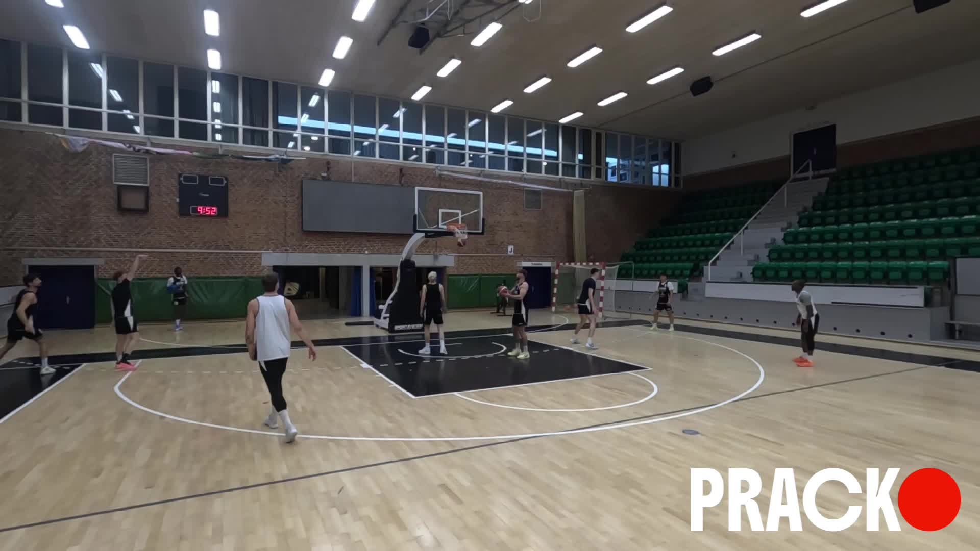 Closeout Defense: 1v2 blind defender closeout drill thumbnail