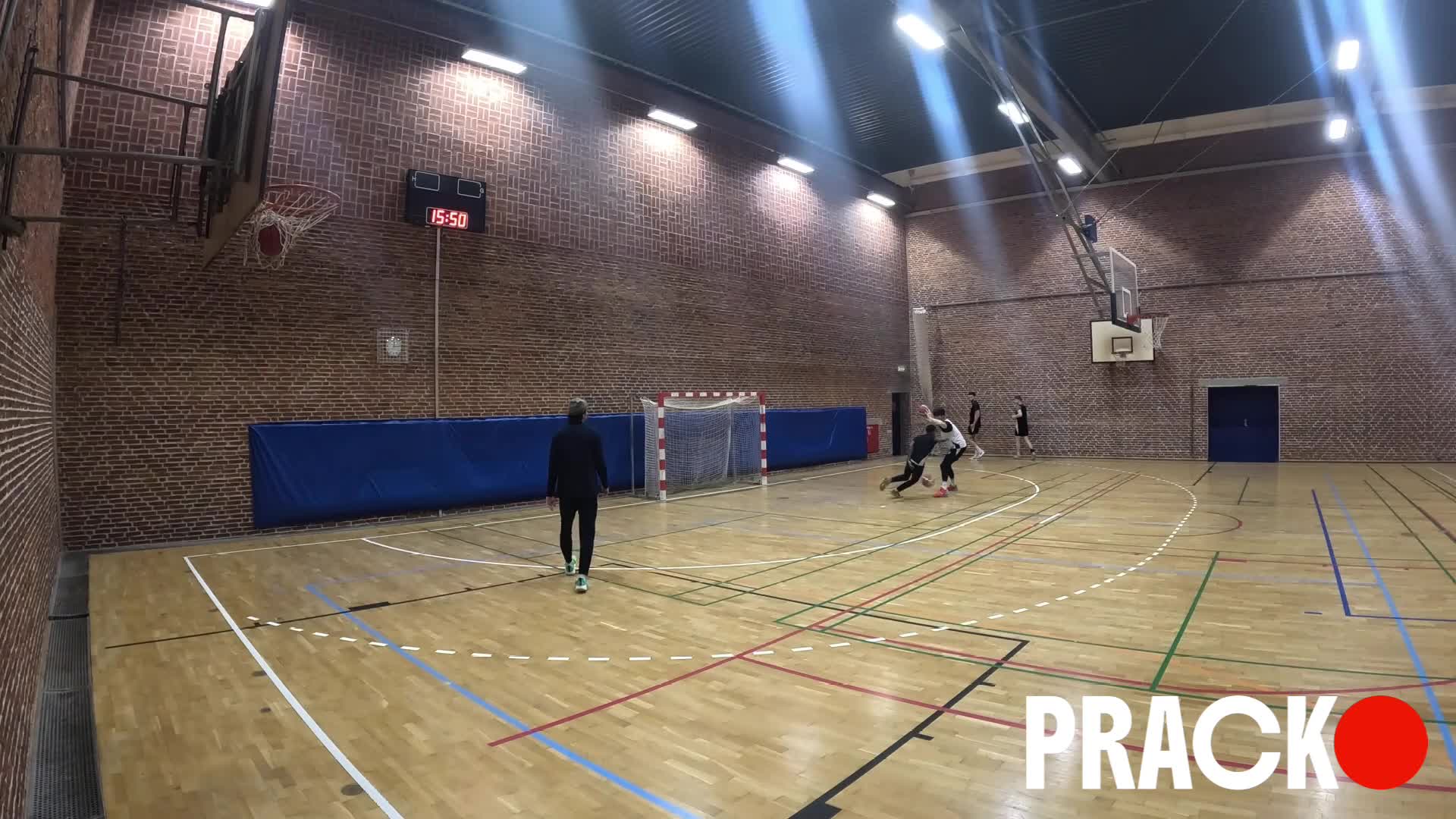 Dribble Drive: weak-hand zigzag 1-on-1 (No-Hands Defense) thumbnail