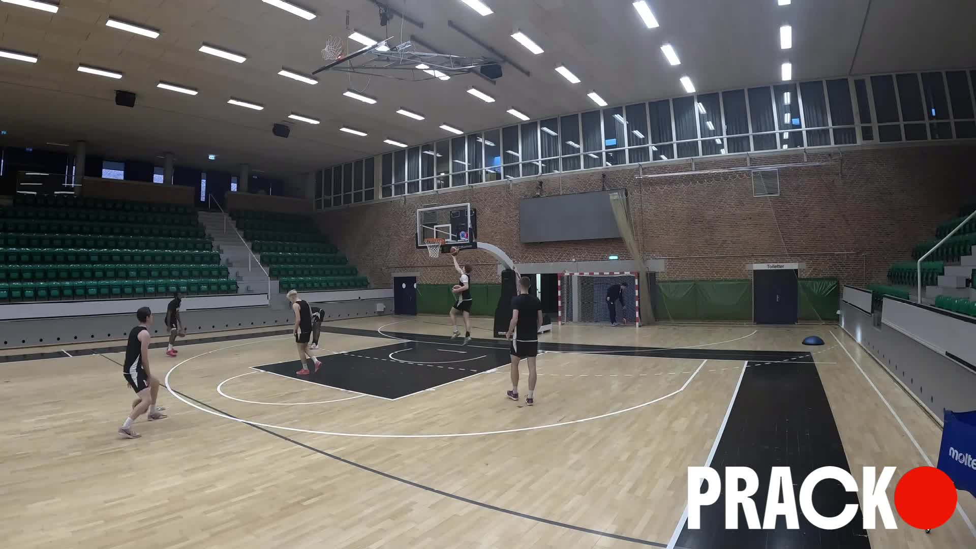 Finishing: floor ball pick ups to finish thumbnail