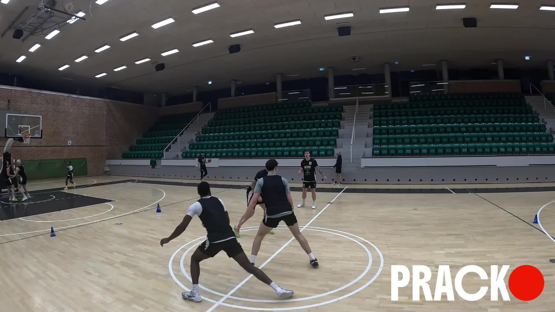 Passing: weak hand 2v1 keep away thumbnail