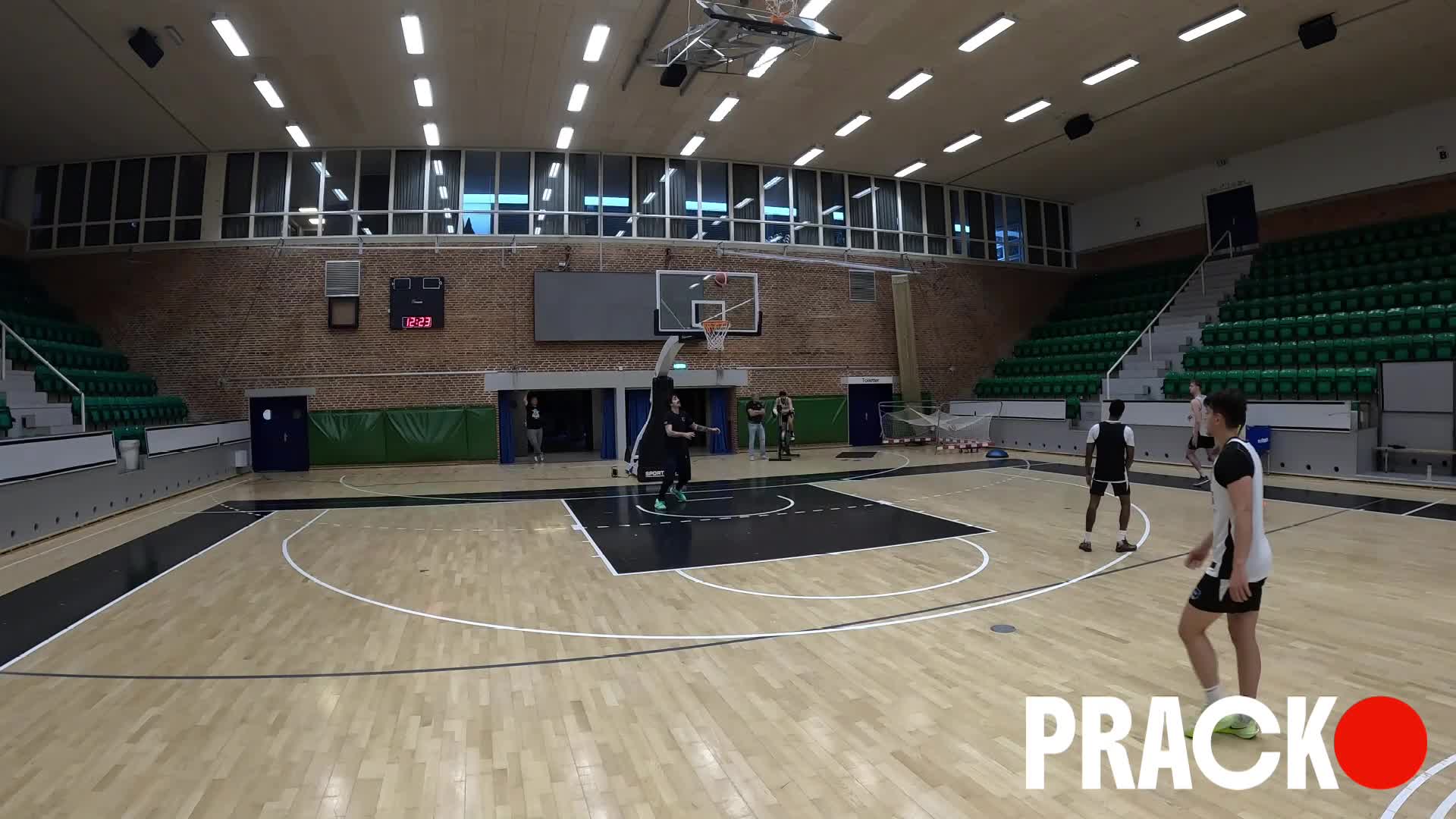 DHO Shooting: partner reaction dho shots thumbnail