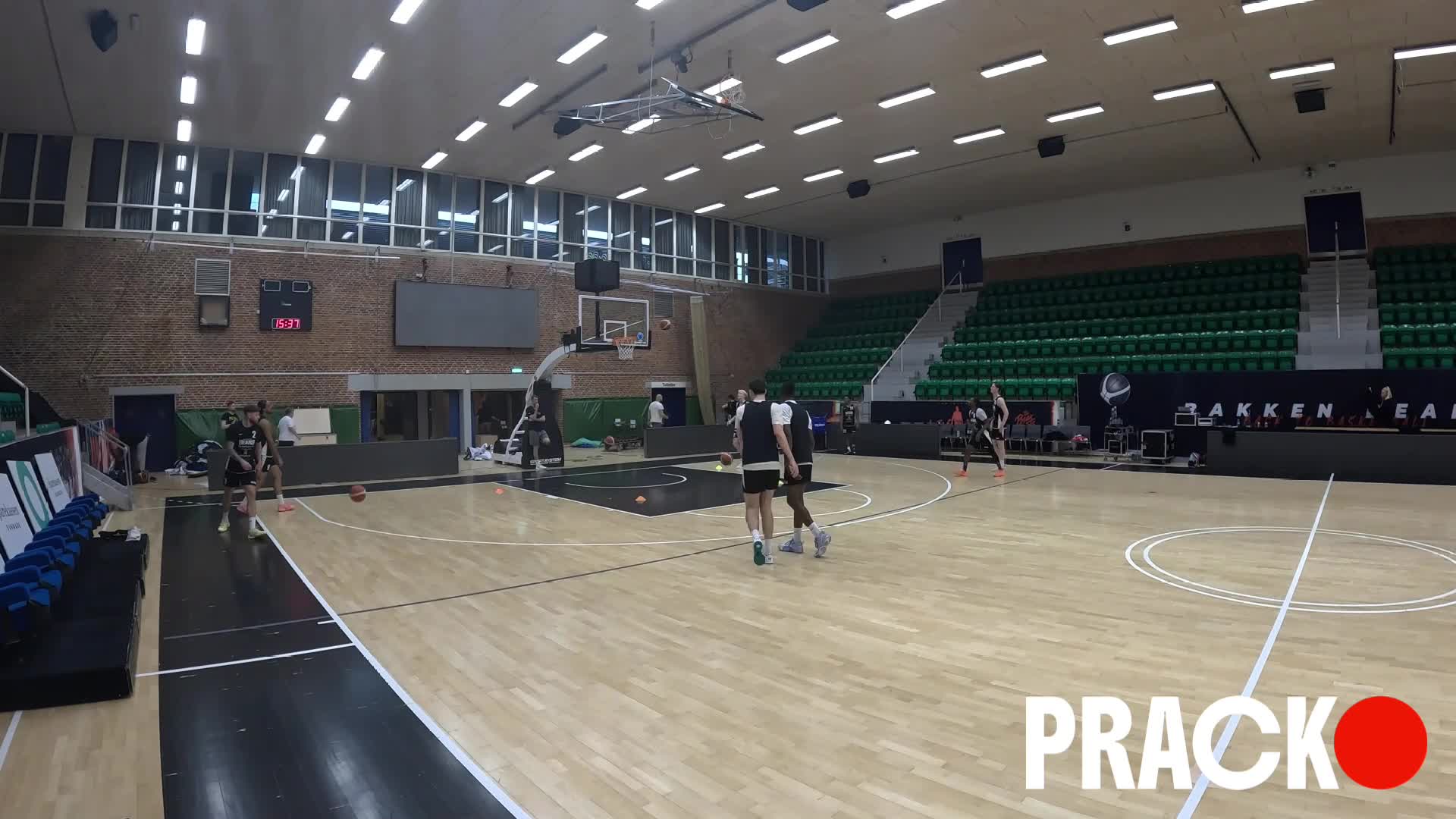 Contest Shooting: through the legs entry shots thumbnail